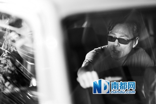 林岭东在拍摄现场。