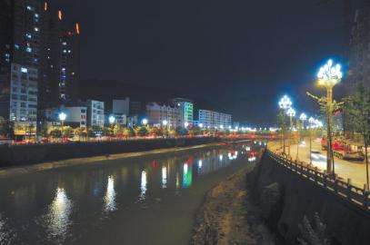 万源市城区夜景.