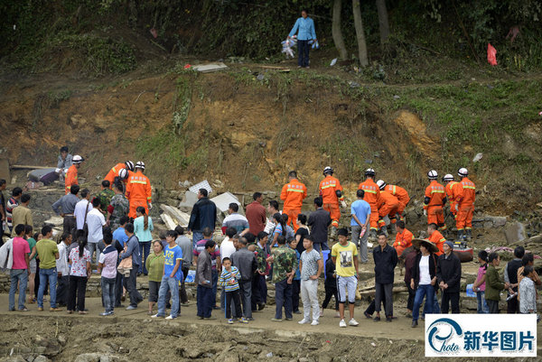 2014年8月29日，贵州黔南州的福泉英坪村是发生山体滑坡，事故救援现场。