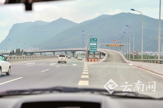 昆安高速接南连接线高速公路入口