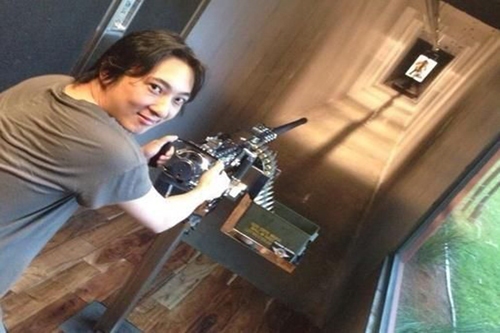 :宗庆后呼吁提高个税起征点 王思聪捐100万被