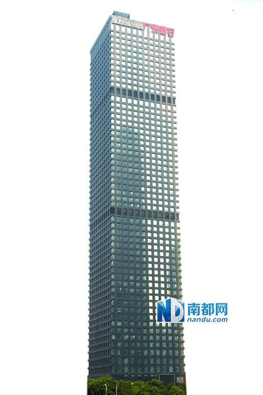 不少金融企业有能力自建写字楼，但珠江新城已无可建的空地，只能通过争夺冠名权来体现实力和形象。