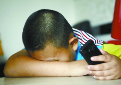 想妈妈的时候,帅帅就听录音