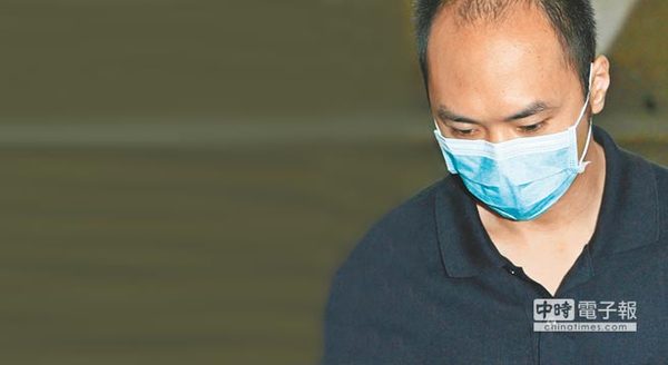 李宗瑞神情落寞。