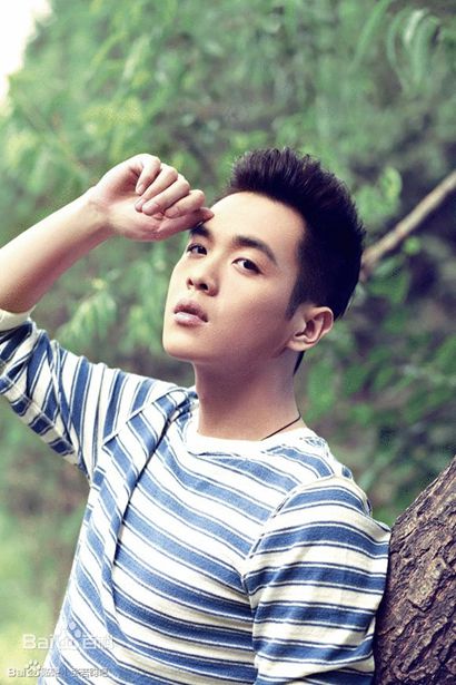 盘点抗战剧85后小鲜肉男星 张若昀翟天临各领