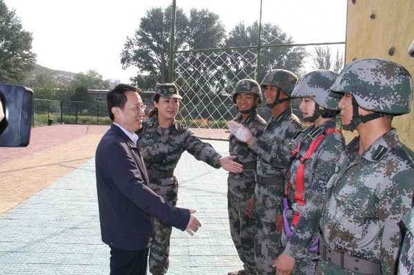哈尔滨工业大学,南京大学,河南大学领导在总参某训练基地参加总参
