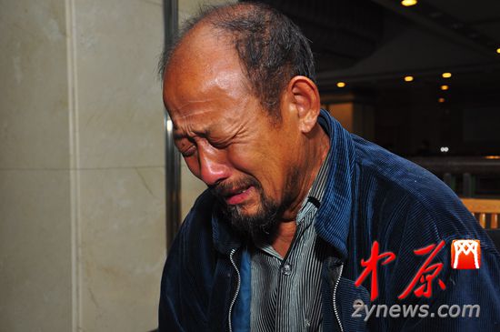 女儿的被害对张兴义打击非常大，犹如天塌一样