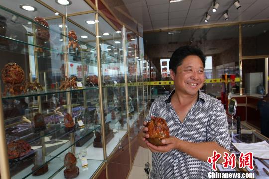 河北宣化战国红玛瑙市场火热 首届博览会开幕