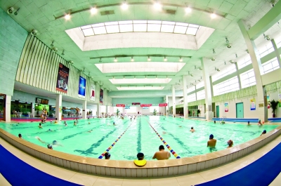 秋季天气转凉 游泳健身防感冒|健身|游泳馆