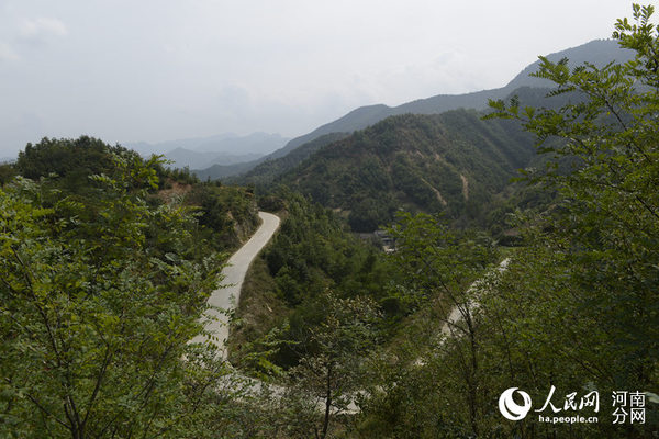 1934年12月8日，红二十五军先头部队从兰草扑向豫陕交界的要塞铁索关，击溃守关民团，胜利进入陕西省境内。