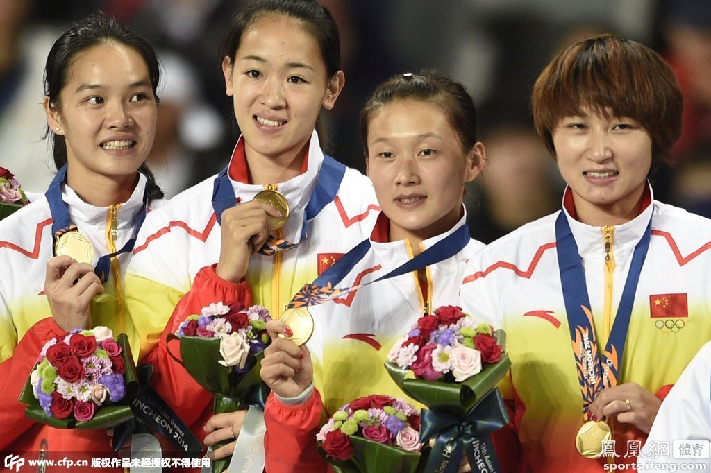 亚运女子4×100米接力 中国破赛会纪录夺冠