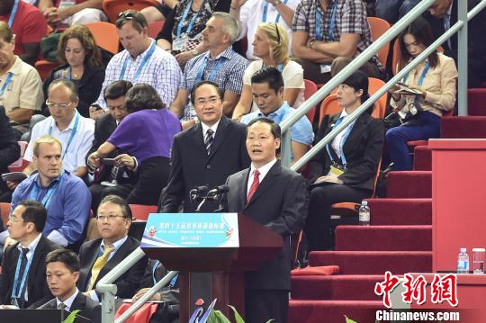 中共广西壮族自治区委员会书记彭清华致辞。　洪坚鹏　摄
