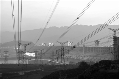 三峡枢纽发电量创新高|三峡|梯级