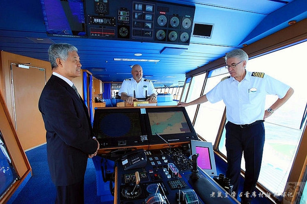 揭秘超级游轮驾驶舱(游轮行连载2) 揭秘超级游轮驾驶舱(游轮行连载2)