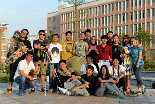 新疆籍大学生用微电影传播民族团结正能量。