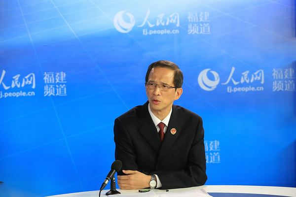 洪清接受专访。邹家骅 摄