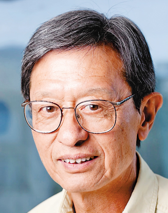 李讷教授，曾任加州大学圣巴巴拉分校的研究生院院长（1992-2006）1998年诺贝