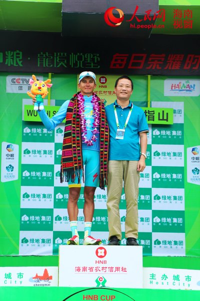 哈萨克斯坦阿斯塔纳职业队车手安德烈·泽伊茨得蓝衫