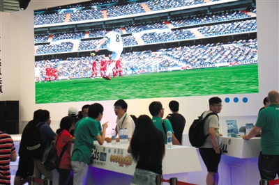 今年夏天，在第12届ChinaJoy动漫游戏展（中国国际数码互动娱乐展览会，简称CJ展）上，电子竞技和足球赛车等体育运动游戏受关注。资料图片/Osports