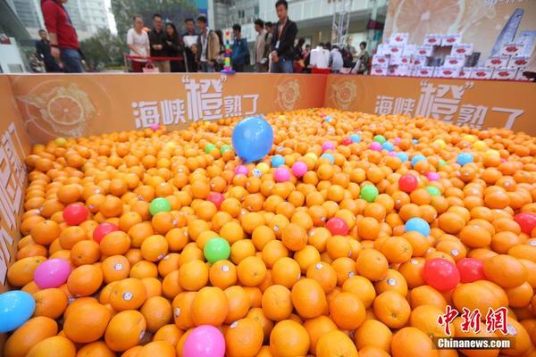 南京街头万只橙子寻找有缘人