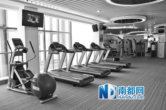 棕榈彩虹健身房。