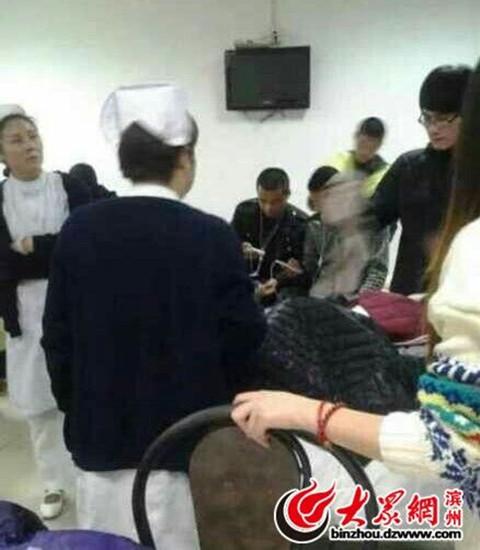 学生在校医院输液(网友供图)