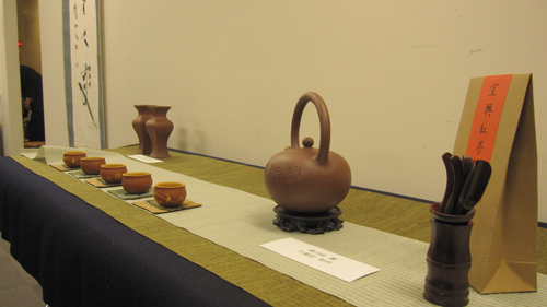 展览上展出的陶瓷艺术品
