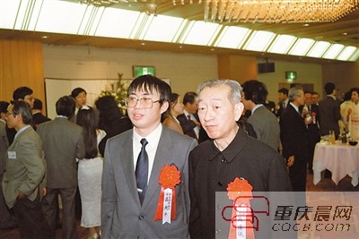 1987年,吴清源与聂卫平。 新华社