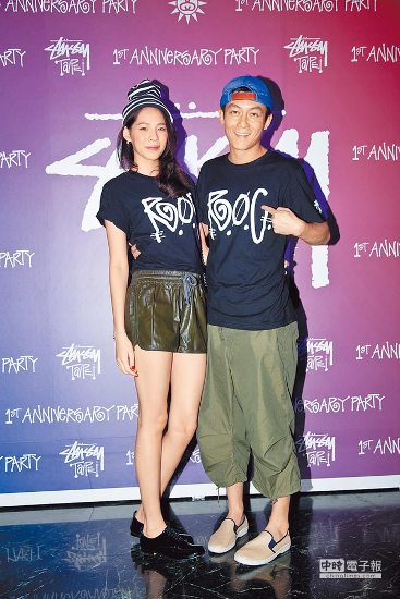 港媒曝<em>陈冠希</em>与<em>女友</em>已分手 因劈腿被发现(图)|