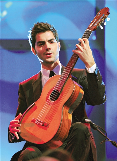 米洛什·卡拉达格利奇 一把吉他从古典弹到流行|音乐|演奏家_凤凰娱乐