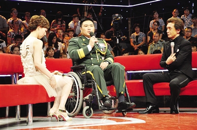 哈尔滨警犬训练基地军官刘春雨:一位冰城“钢铁侠”的铁血柔情|警犬|结痂_凤凰资讯