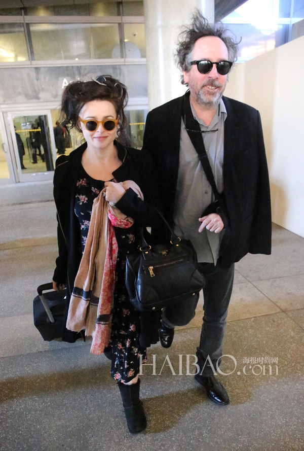 蒂姆·伯顿 (Tim Burton) 与海伦娜·伯翰·卡特 (Helena Bonham Carter) 街拍