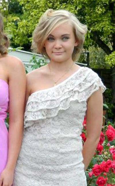 　　当年的“小太阳”已长成19岁美少女。