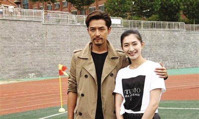 传胡歌恋江疏影|机场|飞机_凤凰资讯