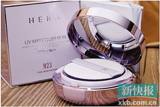 HERA赫拉气垫防晒粉饼    优质的底妆产品是HERA的一大特色,气垫防晒粉饼尤其受到推崇。    购买地点:各大免税店