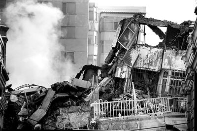 哈尔滨大火遇难消防员回乡下葬|老人|月工资