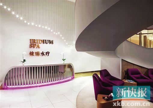 4    现在的瑞吉必须欢迎“新贵”加入,越来越多更年轻的人有经济实力享受奢华,成都瑞吉充满未来感的水疗区域犹如向“新贵”们的示好。