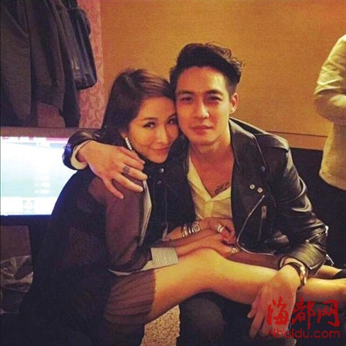 萧亚轩公开男友Elroy的照片