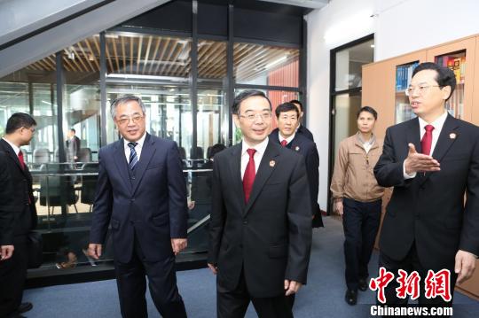 深圳前海合作区人民法院揭牌 2月正式受理案件