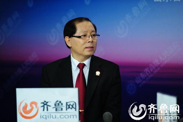 潍坊市中级人民法院党组书记,院长姜树政做客《法院院长访谈(摄影