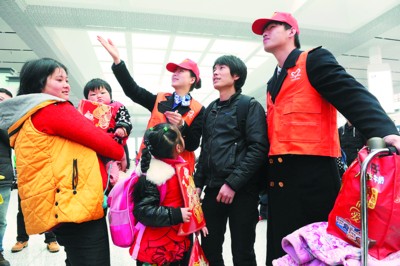 小红帽温暖回家人|旅客|公交车