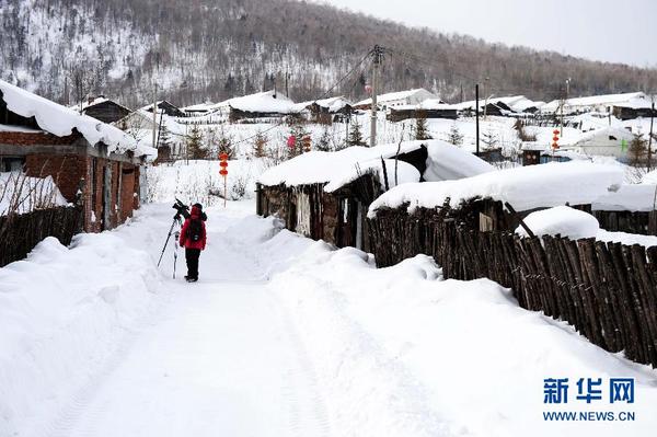 2月7日，记者在雪村拍摄。新华社记者王凯摄