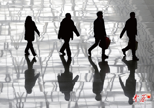 匆匆回家路 心向远方情在脚步|郑州|旅客