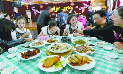 青年企业家与福利院儿童联欢|福利院|儿童