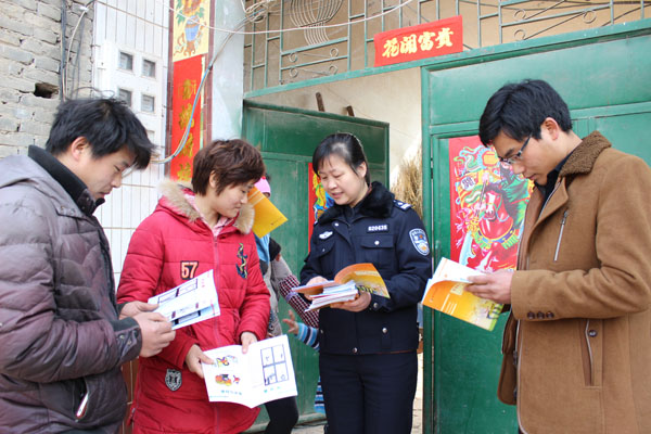 通许县公安局进村入户开展安全防范宣传|交警