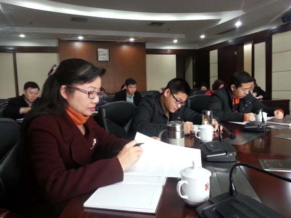 　　大家积极发言，从自身工作出发谈学习感想。