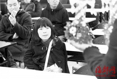 10万爱心款 涌向无手女孩|爱心|义卖