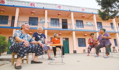 2020年 老年人口_...2020年台湾老年人口将占总人口的14%.图为这次活动中参与的老
