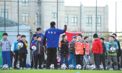 社区足球小将开免费培训课|足球|球员