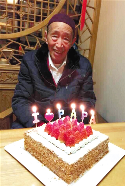 徐昂单挑30人,说出大耳朵的秘密|人艺|话剧_凤凰资讯